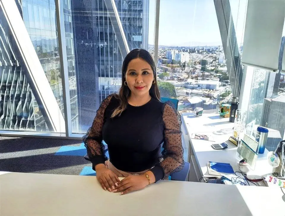 Fatima Treviño en su oficina